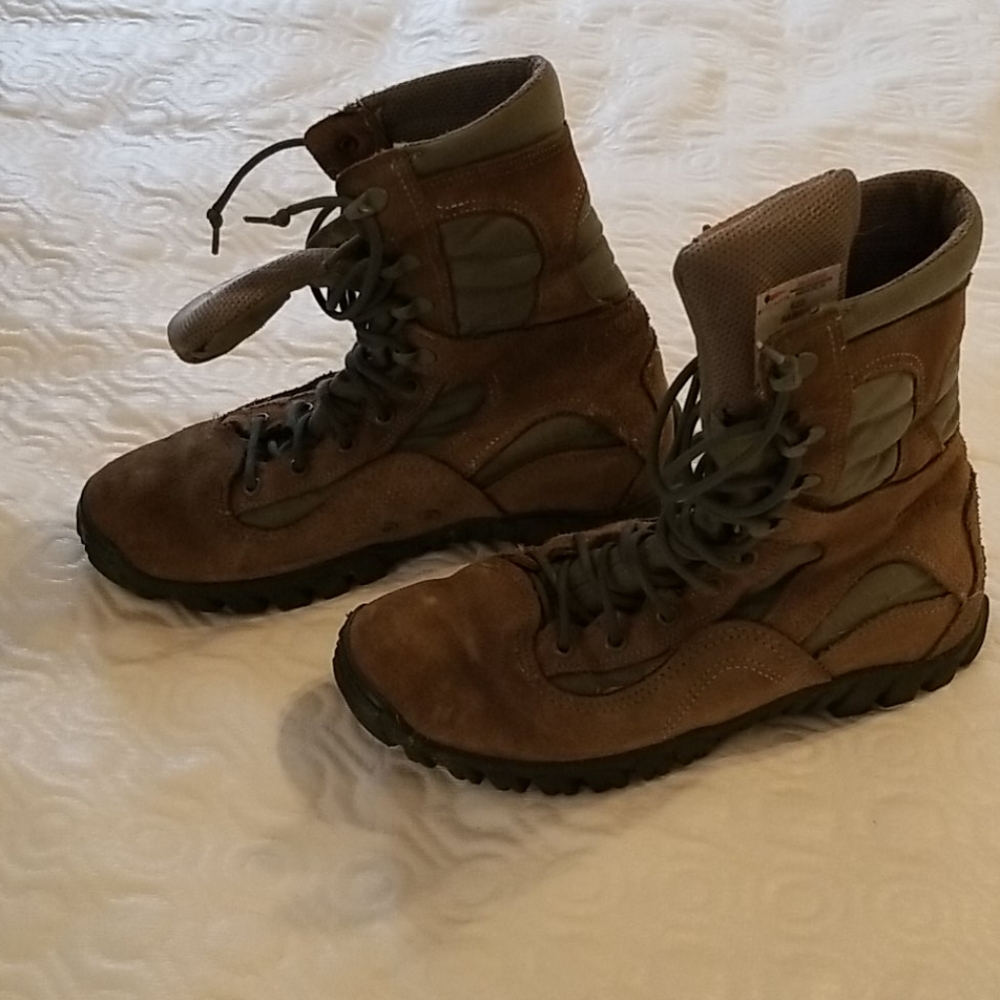 Combat boots